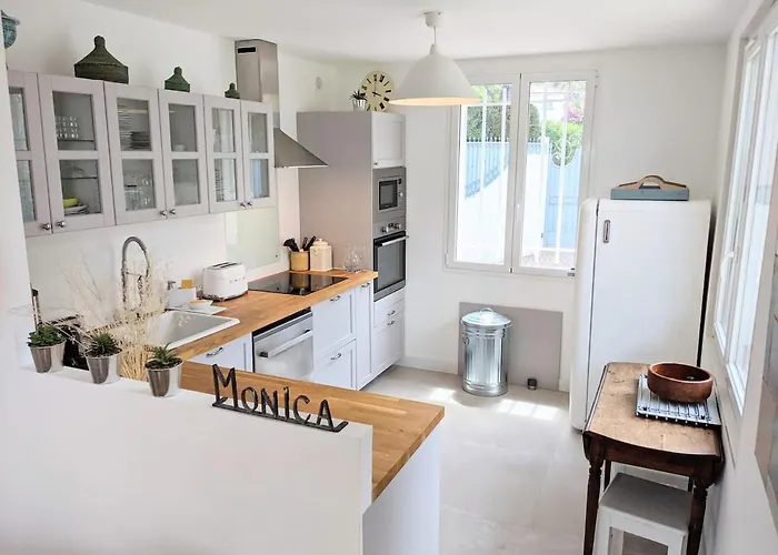 Waterfront In Cap D بيت للعطل *