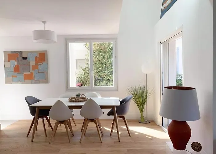 بيت للعطل Waterfront In Cap D *